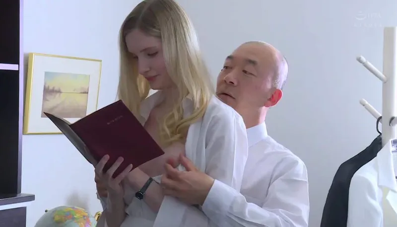 Vợ yêu chấp nhận làm gấu cho đối tác của anh xã để trả nợ