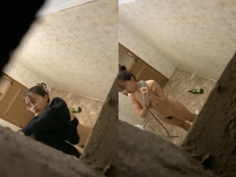 Quay lén người yêu vú đẹp tắm, khe bím chảy nước ròng ròng