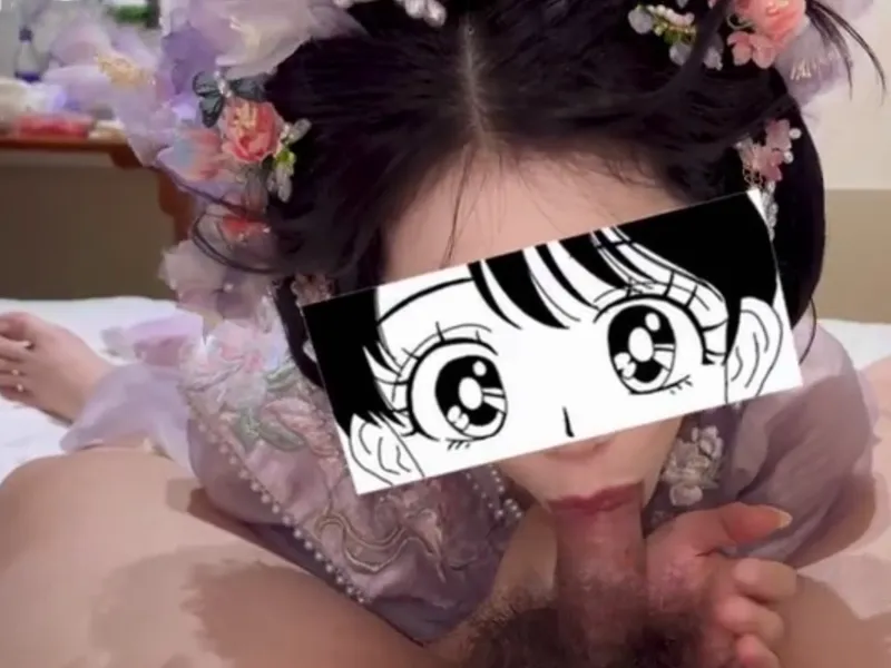 Gái xinh trong bộ đồ con chim nhỏ liếm của quý cực đã